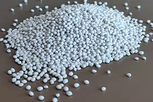 Bottle-to-bottle rPET resin made from recycled rPET flakes.